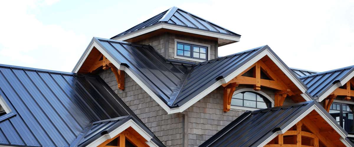 Metal roofing vs asphalt shingles - which roofing material is best?